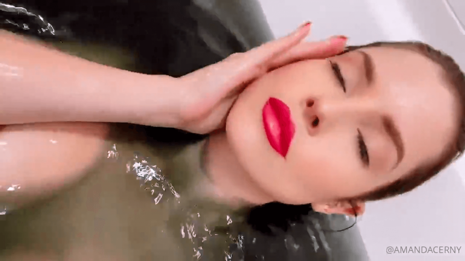 Amanda Cerny Nude Bath Onlyfans Video Leaked